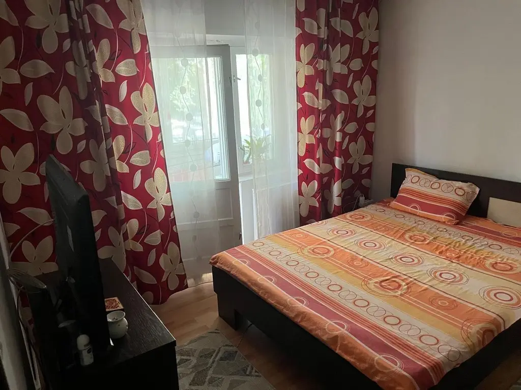 Apartament 2 camere de închiriat | Etaj 1 | Balcon | Centrală proprie