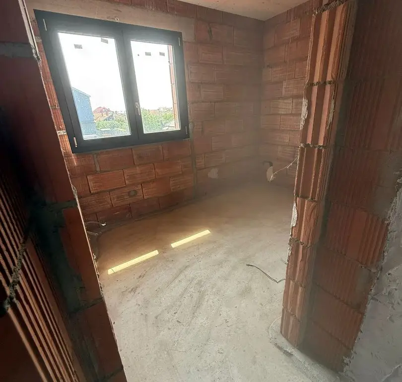 BRASADAS vinde Duplex zona Closca.