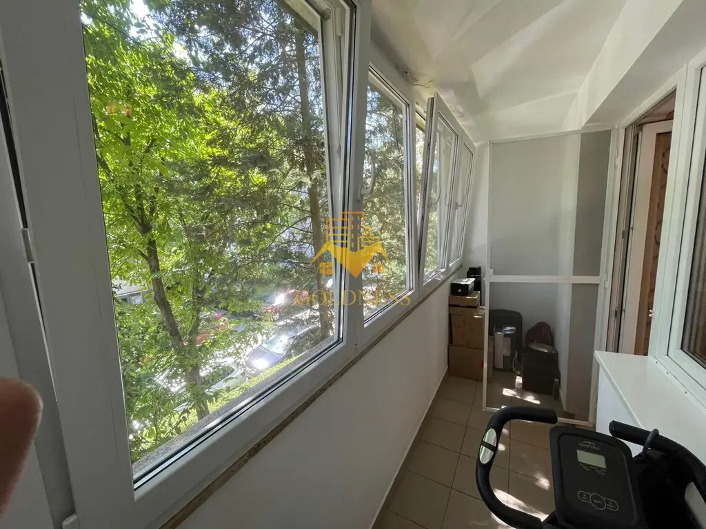 3 camere decomandate, Parcare, Big, Mehedinti, Baza sportiva, Manastur