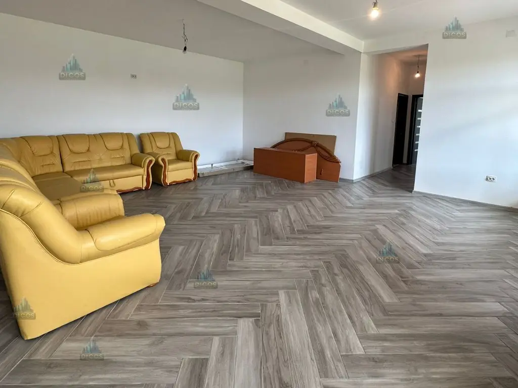 Vilă de vânzare 1500 mp teren