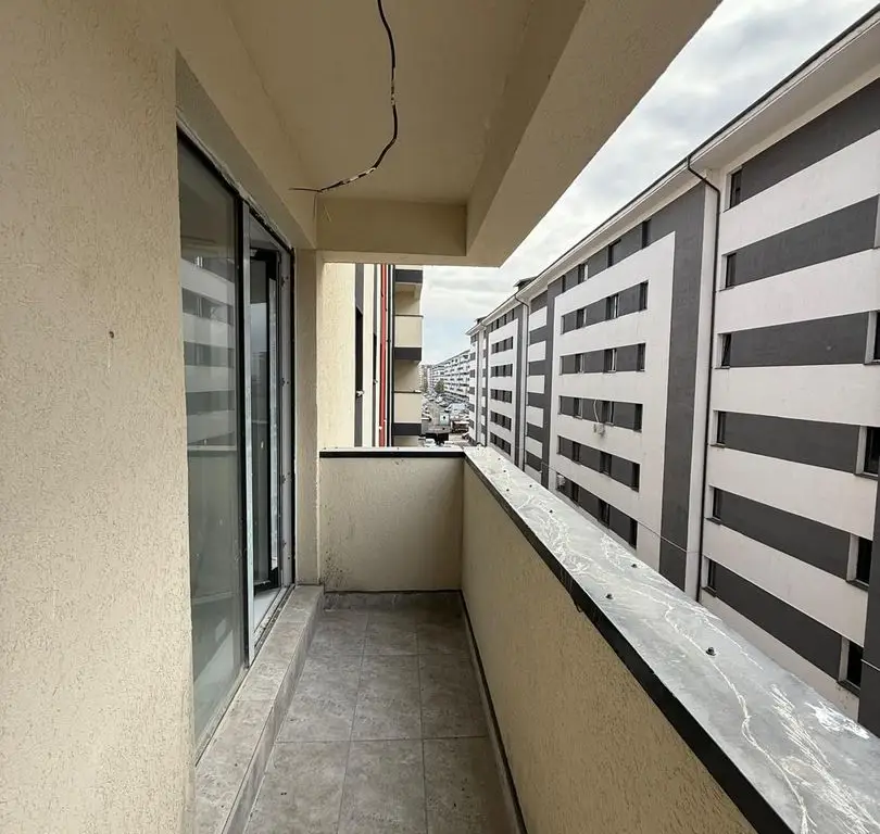 Apartament 56 mp, bloc nou, parcare inclusă, etaj 3, două balcoane, 80.000 euro TVA inclus