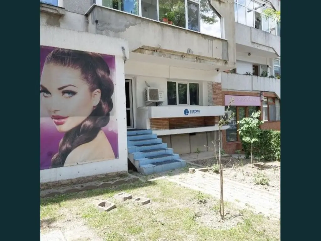 Apartament 3 camere..Pt locuit sau spatiu comercial, sediu, zona Victor