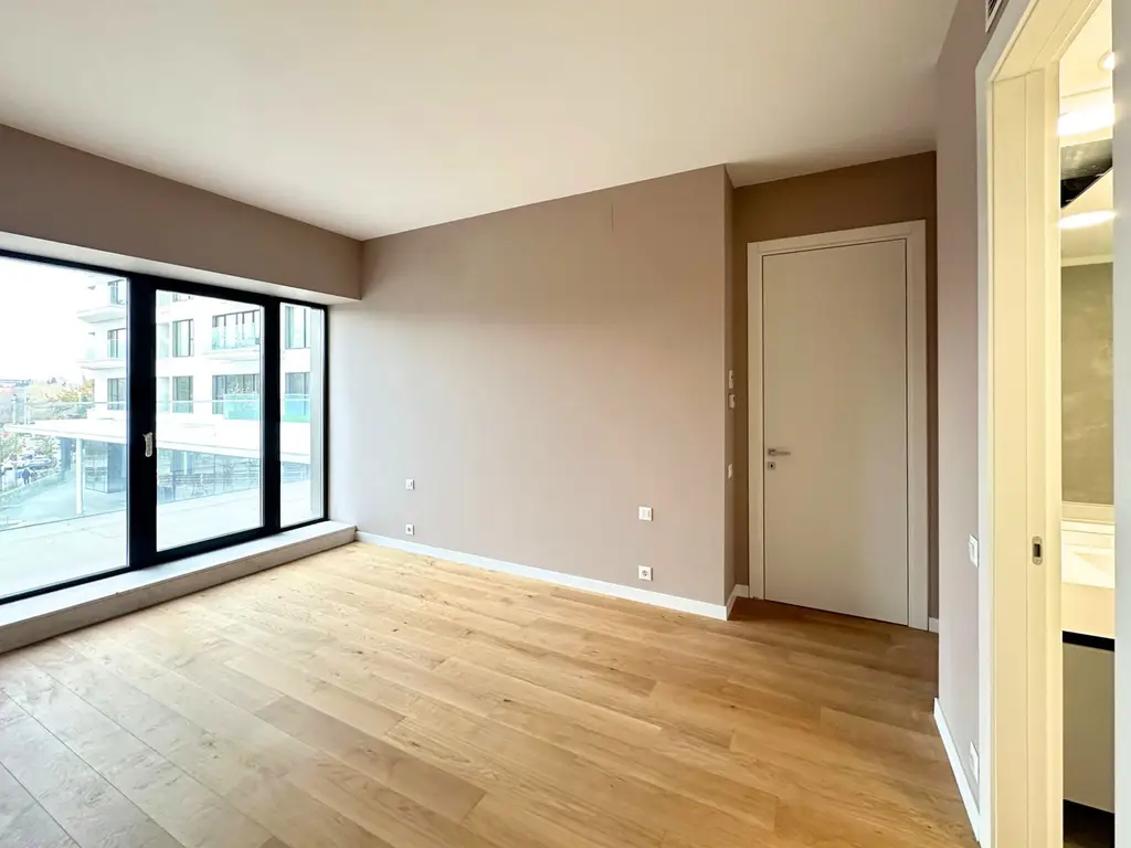 Închiriere apartament 4 camere cu grădină proprie ONE Verdi