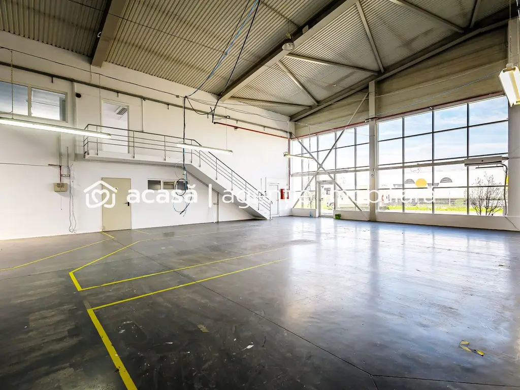 Hală industrială de vânzare 3495 mp în Arad