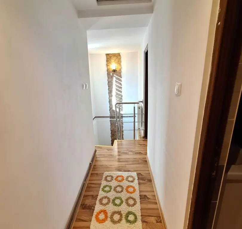 Inchiriere apartament la casa, Centru Bascov