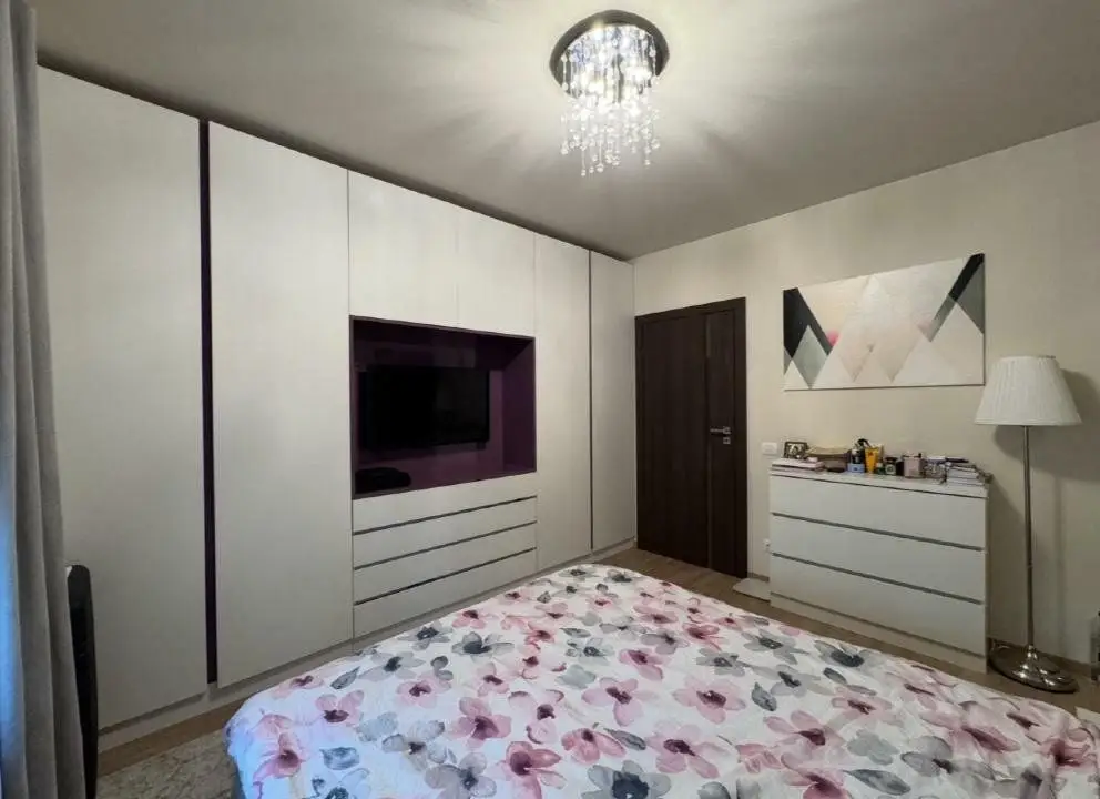 APARTAMENT LA CHEIE 3 CAMERE 2 BAI CURTE PROPRIE PARCARE SUBTERANA SI LIFT