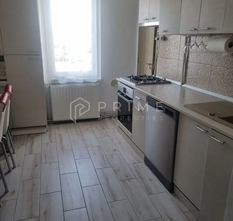 Apartament spațios cu 3 camere | Cartier Unirii