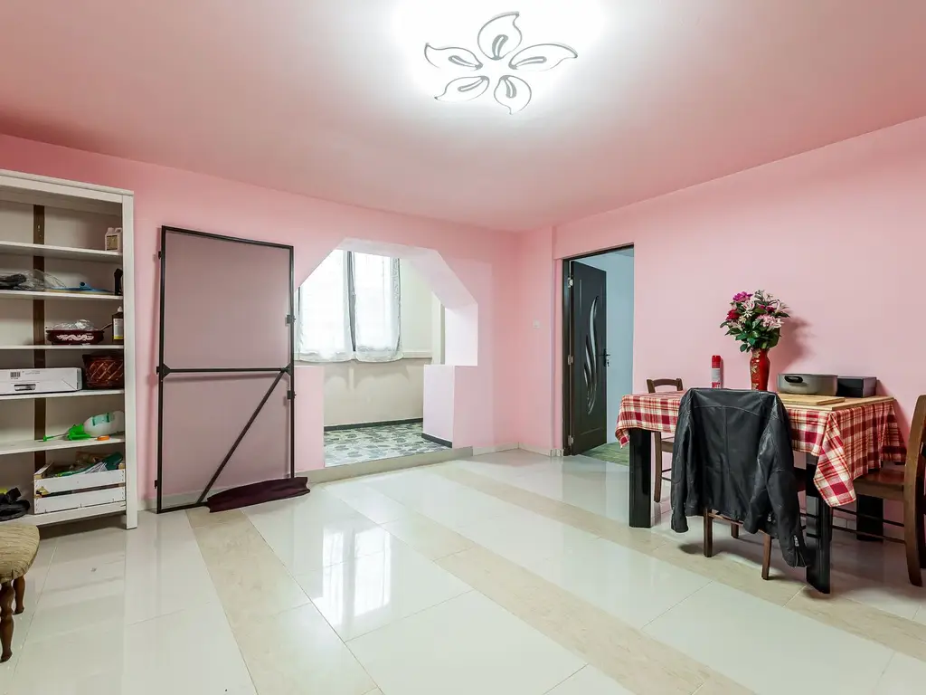 Casă în Vinga – restaurată Integral 2025 | 3 camere | utilități