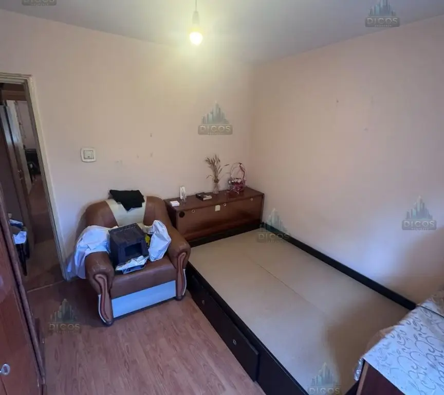 Apartament 3 camere de vânzare – Zona Centrală