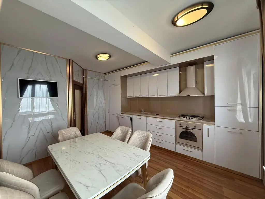 De inchiriat apartament premium cu vedere directă la Dunăre, 1000 euro