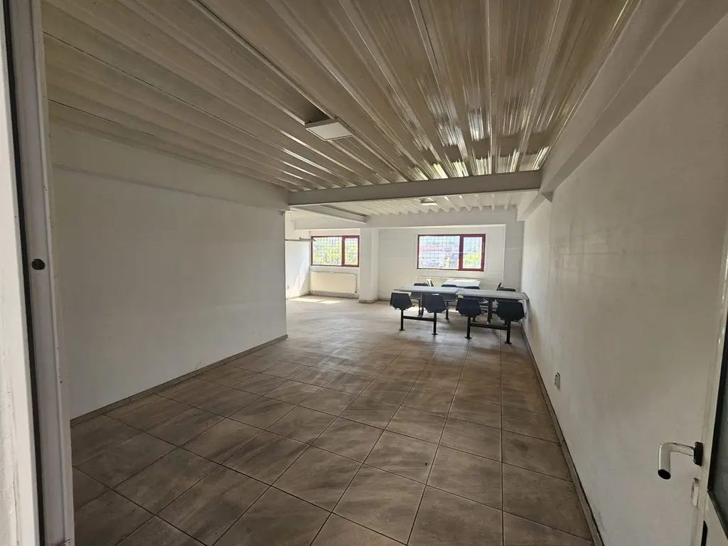 Hala industrială– 1.800 mp + birouri 400 mp | DN73, Maracineni