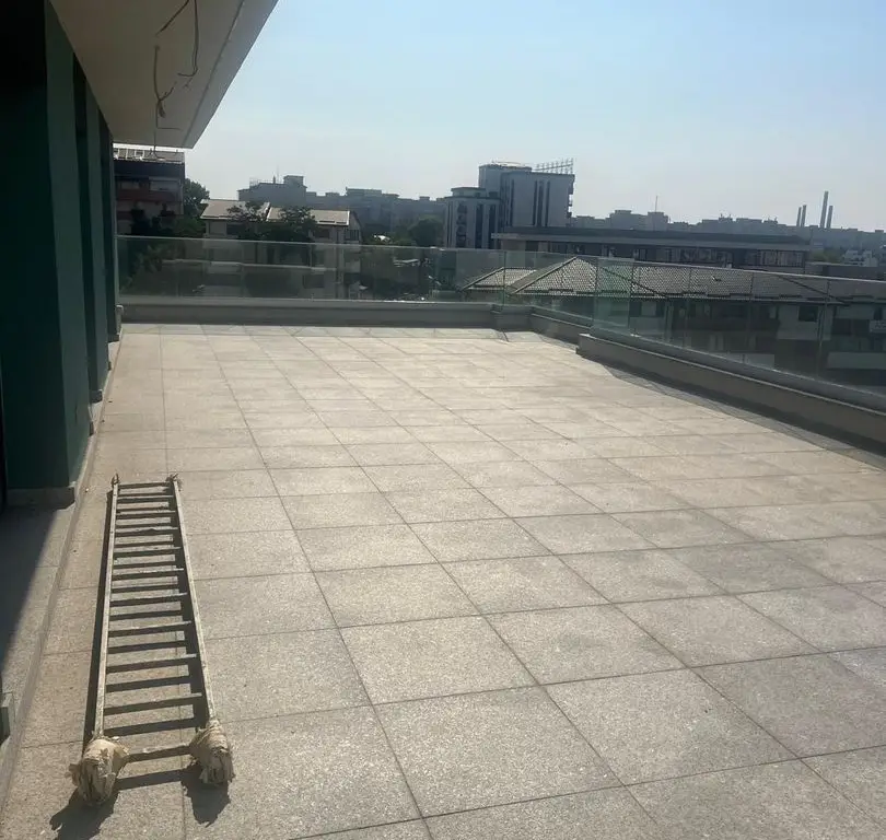 Penthouse la 3 minute de Metrou Mihai Bravu