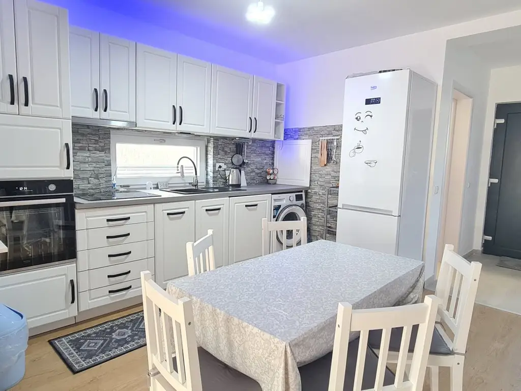 Casa 4 camere mobilata si utilata in Cartier Izvor Tarlungeni Brasov