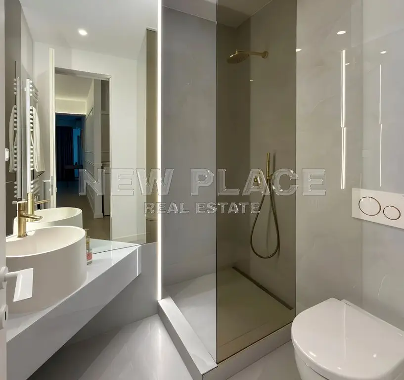 [VIDEO] CORTINA NORTH | Bucatarie inchisa | 1,100 Eur+TVA|Terasa 30 mp