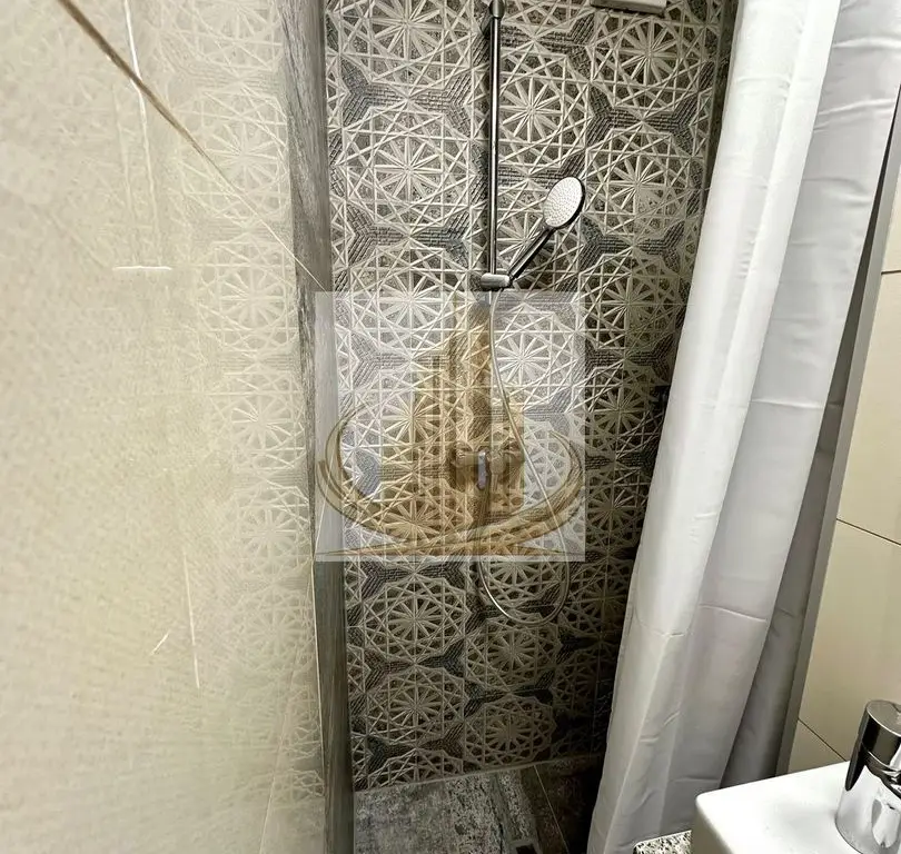 Apartament cu 4 camere si 2 bai | 84 mp | decomandat | zonă centrală