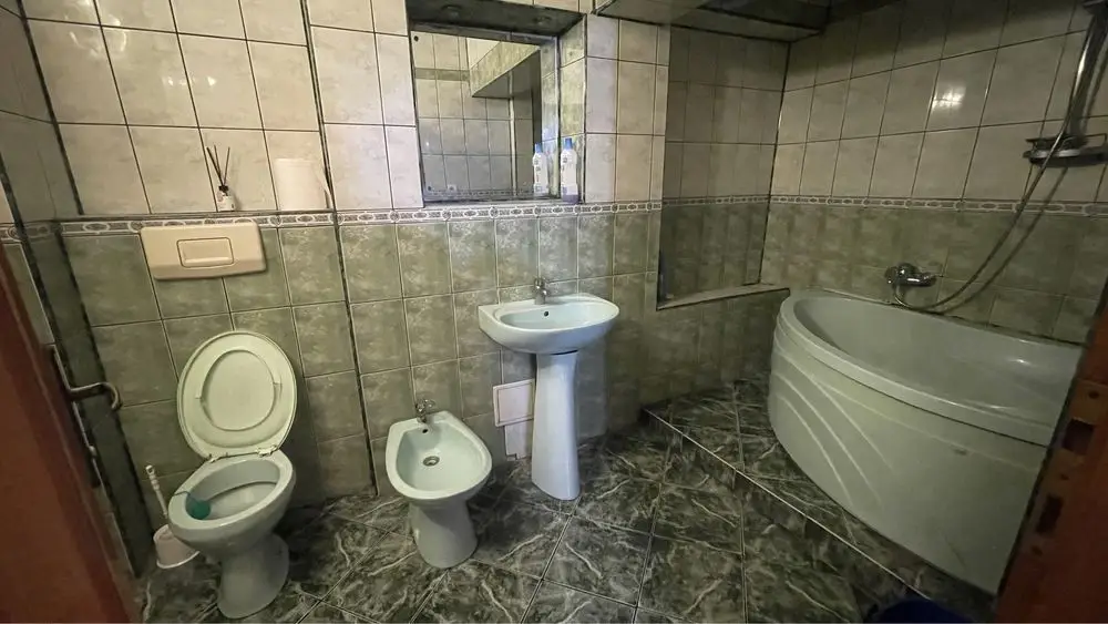 Apartament 4 camere de vazare- Calea Vitan