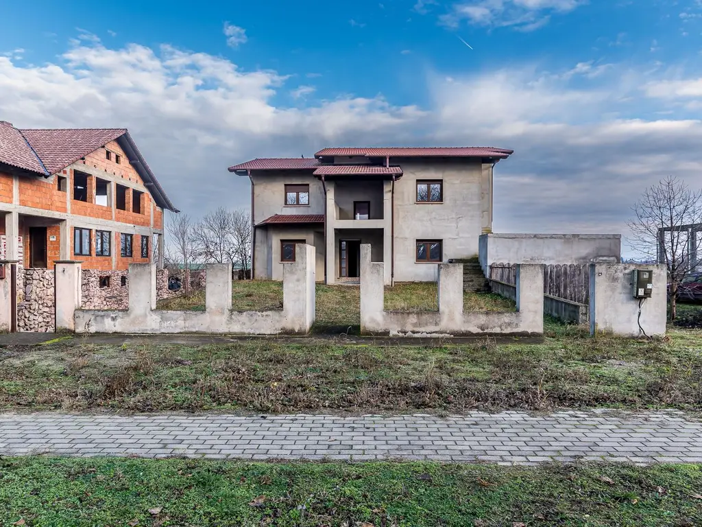 Casă spatioasa, construcție nouă – Zimandu Nou Teren 998 mp Comision 0