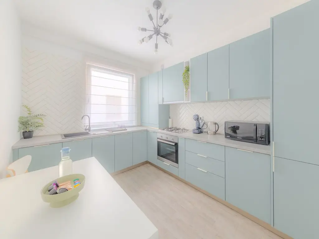 Apartament 3 camere, ultracentral, Oradea. 287 000 E. Comision 0