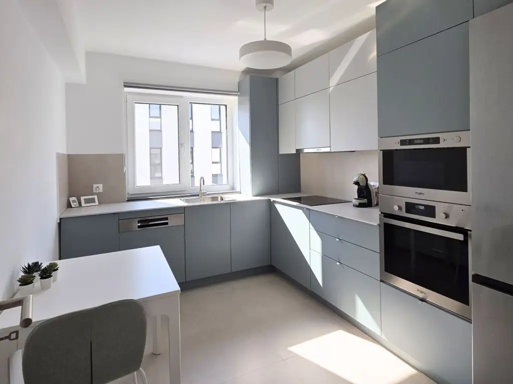 Apartament 3 camere de închiriat vedere spectaculoasă spre Tâmpa Qualis Coresi