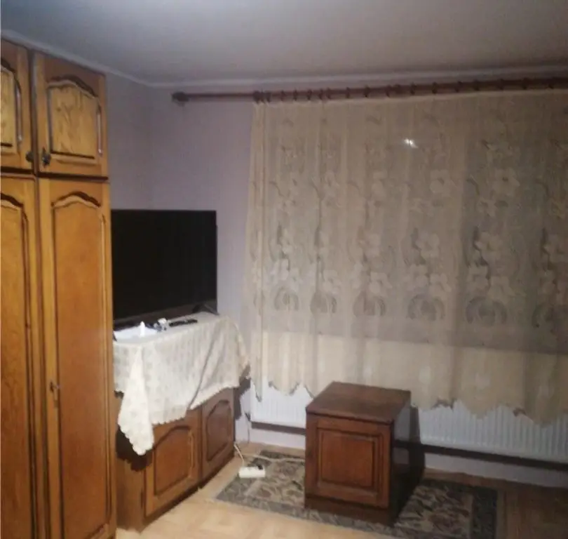 BRASADAS vinde casa din cărămidă cu 2 cam. zona Baritiu.