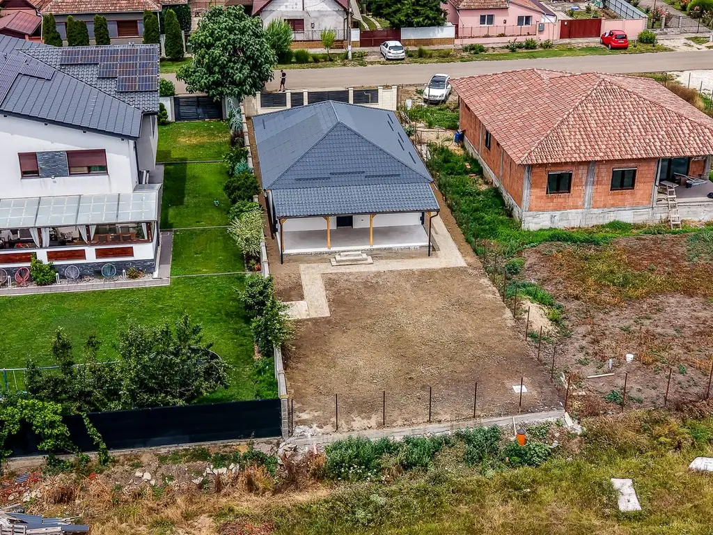 Casă nouă 4 camere, ideală pentru familie. Toate utilitățile