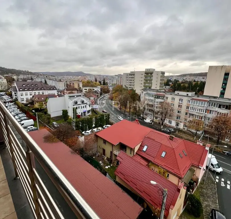 Apartament duplex modern de închiriat, complet mobilat, 4 camere