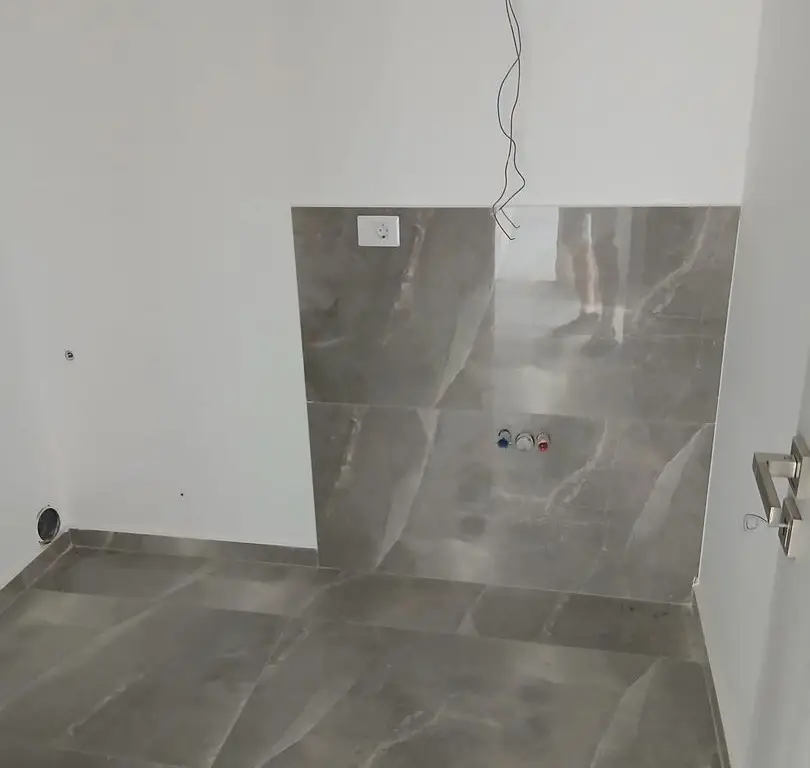 Apartament nou, 1 cameră, Băile Felix.  80 000 E. Comision 0