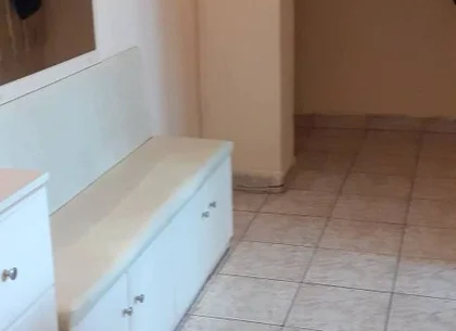 BRASADAS vinde ap 2 cam etaj 2/8 Careiului.