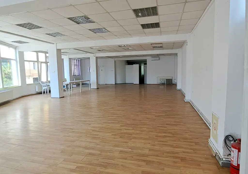 Inchiriere spatiu comercial-sala diverse Centru Pitesti