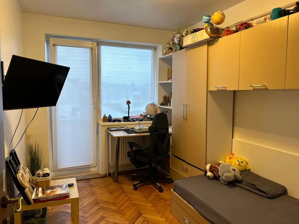 Apartament cu 3 camere, mobilat si utilat - Piata Centrala
