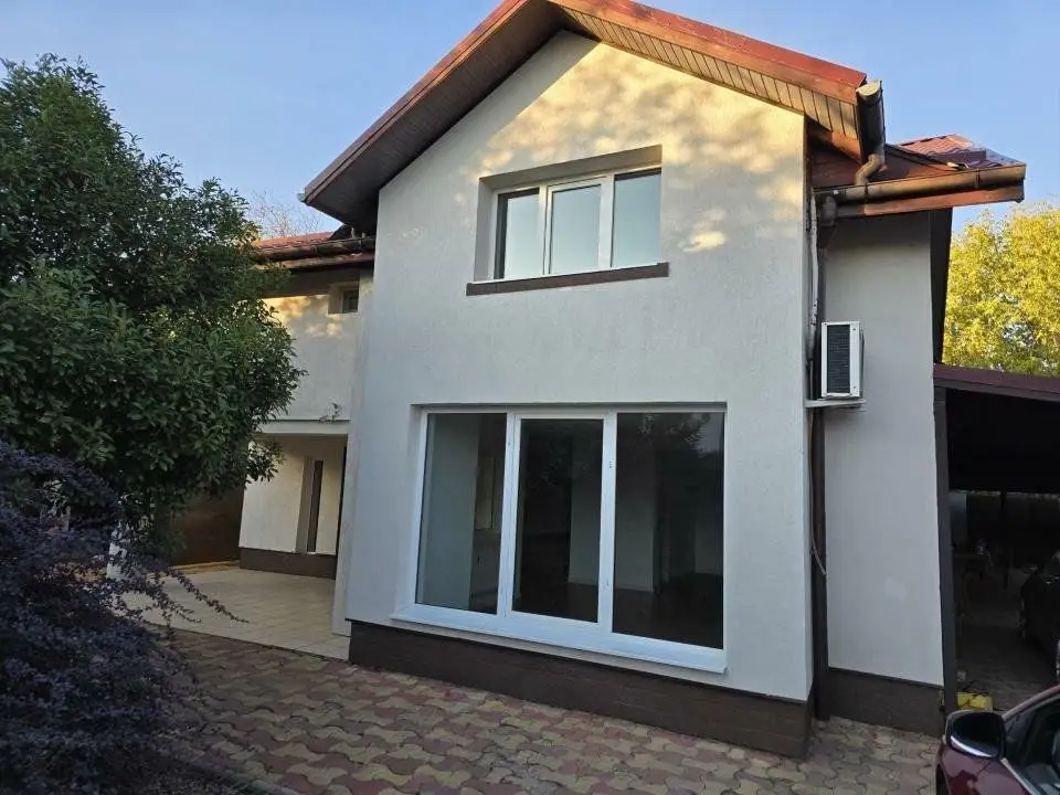 Casa individuala sector 5, strada dantelei, 500 m2 curte