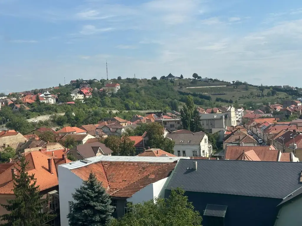 Apartament 4 camere – Ultracentral, Bld. Magheru, Oradea-149.900 euro