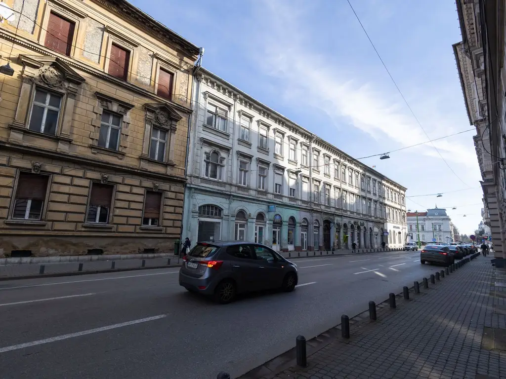 PRET NOU! Apartament decomandat 3 camere - str. Horia - COMISION 0%