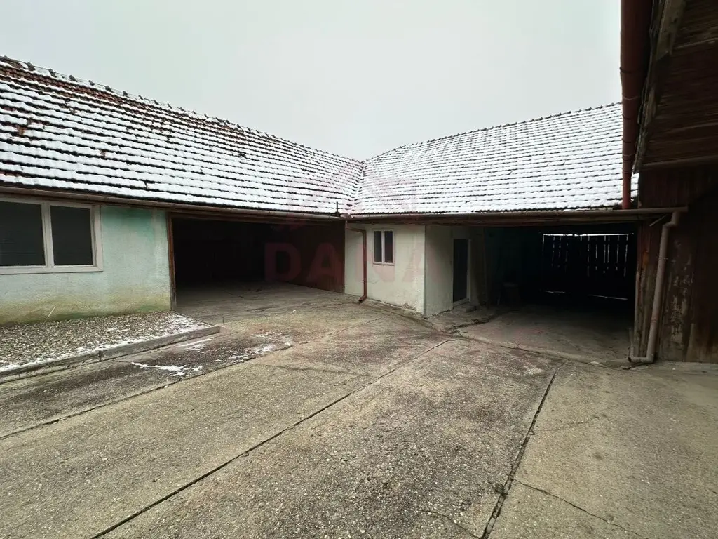 CASĂ DE VÎNZARE ÎN ILOVA\7 CAMERE, JUD.CARAȘ-SEVERIN