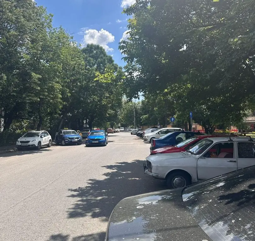 Rahova Str Doina apartament 2 camere mobilate si centrala termica
