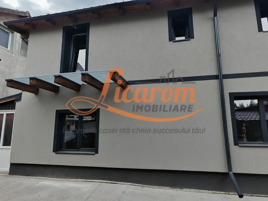 Apartament tip Casa 4 camere strada Carpatilor,totul nou.