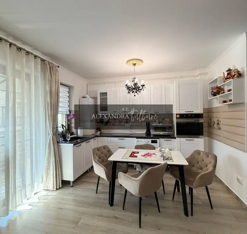 Apartament 3 camere, curte, boxa, parcare, Sub Cetate