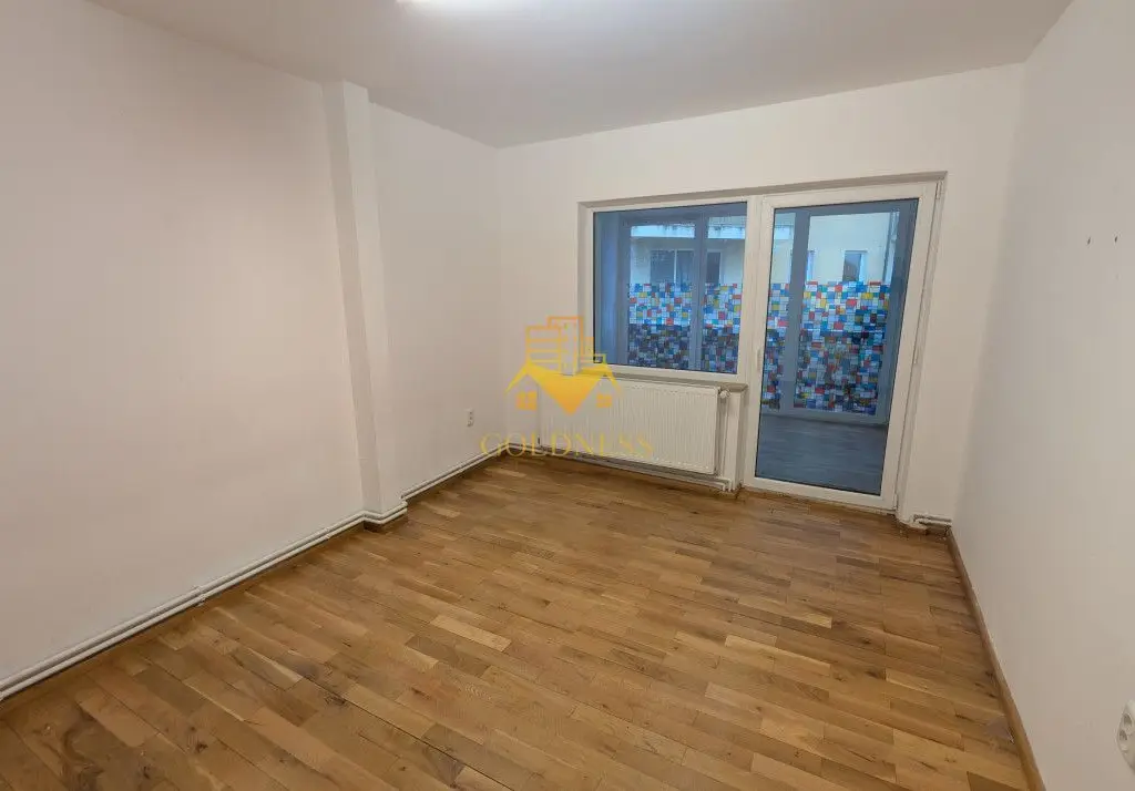 Casa/Spatiu de birou,Andrei Muresanu, 9 Camere,10 Parcari,Curte 2000mp