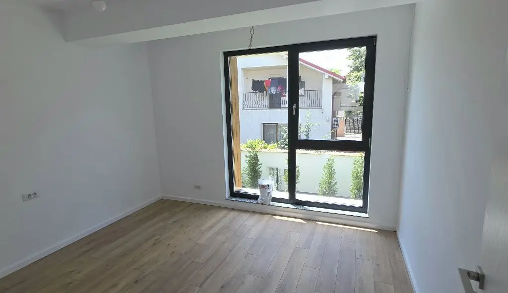 Giulesti duplex P+1 4 camere de vanzare