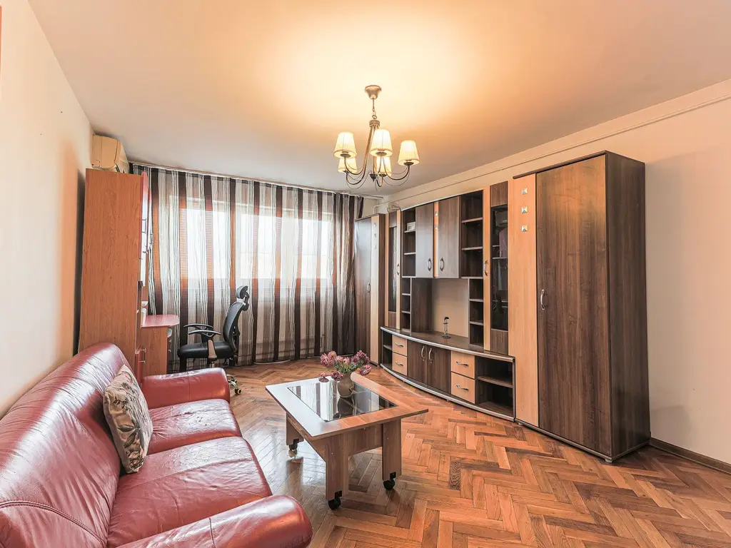 Vandut! Apartament 2 camere, decomandat, 64 mp, etaj 4/4