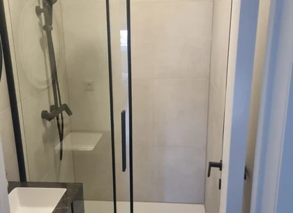 BRASADAS vinde ap 3 cam 4/4 CENTRAL 110mp RENOVAT cu garaj.