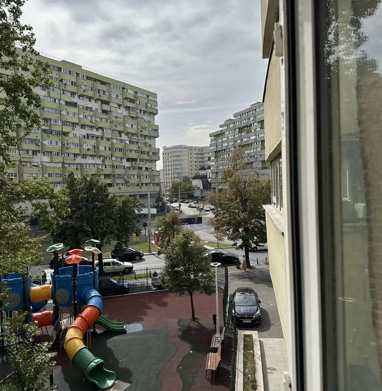 PROPRIETAR VÂND Apartament Zona Mega  Mall