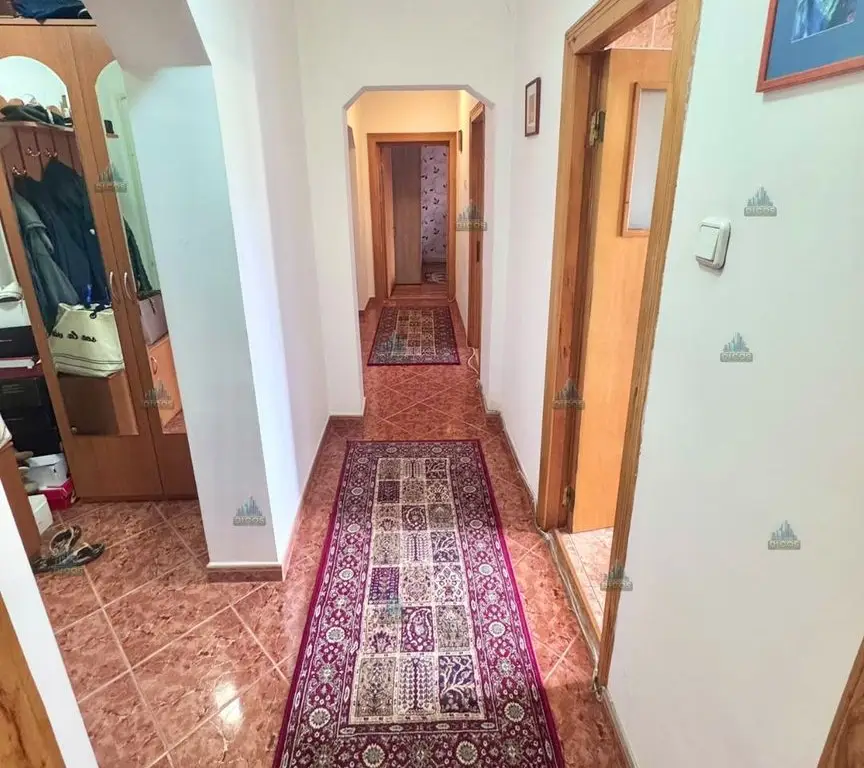 Apartament 3 camere de vânzare – Zona Valah
