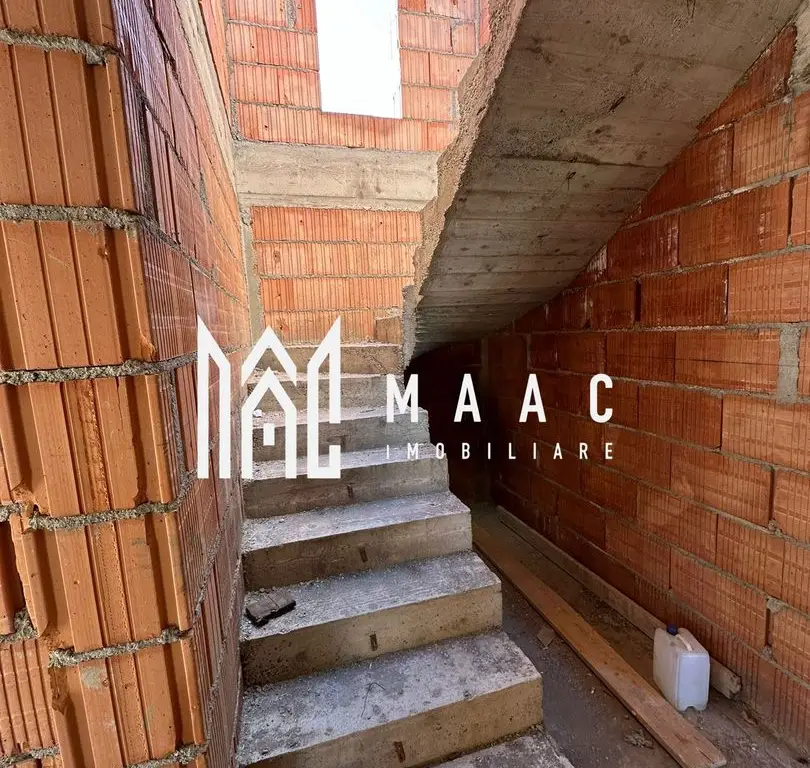 Casă Tip Duplex | 4 Camere | 2 Balcoane | Terasă | Șura Mică