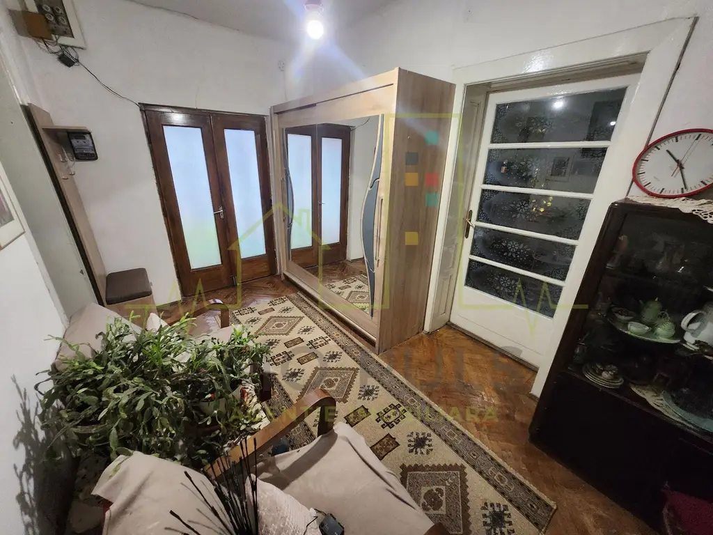 Casa individuala. Mijloace de transport. Toate utilitatile.