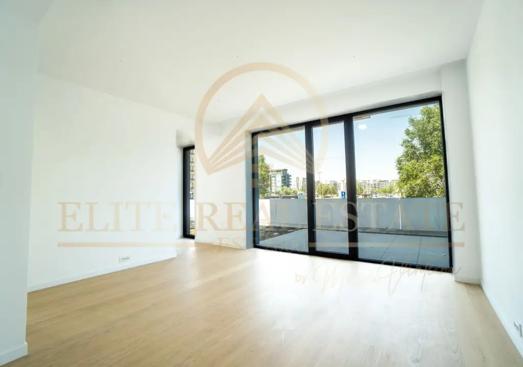 Stațiunea Mamaia - Vânzare apartament cu 2 camere cu terasa, primul rând la mare