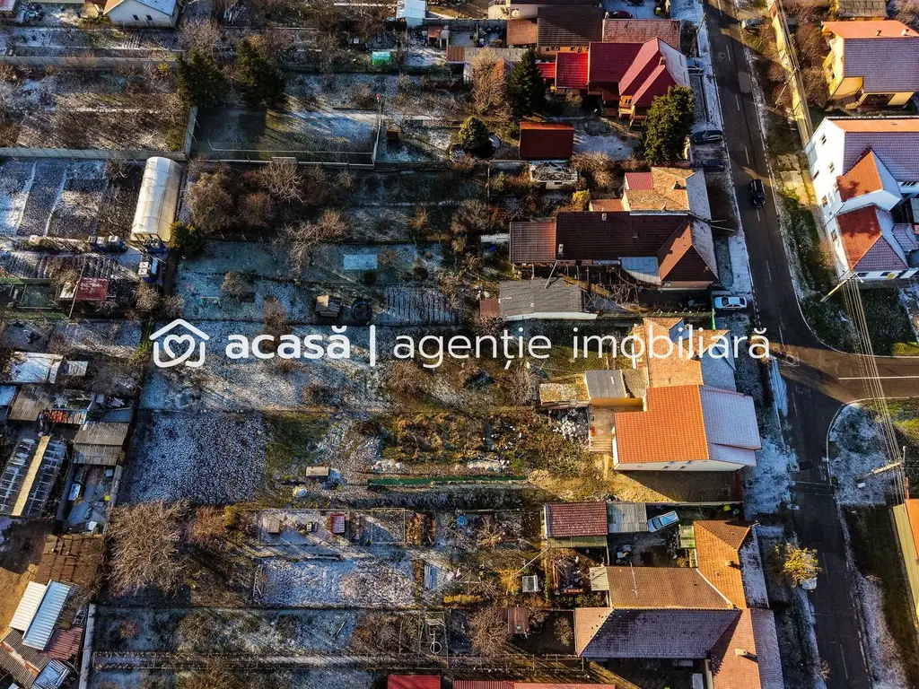 Casă nouă cu etaj semifinalizată, zonă liniștită în Aradul Nou