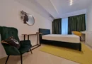 Cortina North, Particular