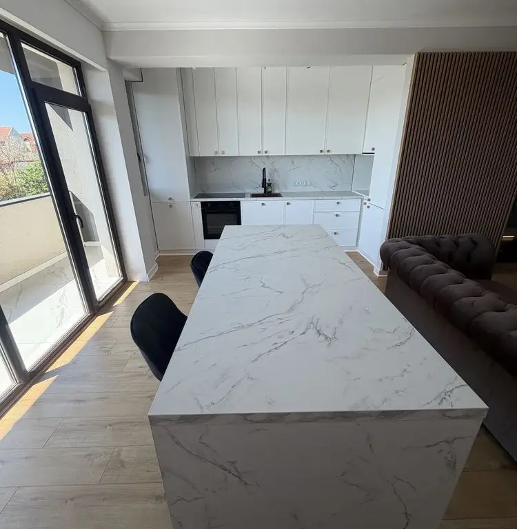 BRASADAS vinde ap Modern 2 cam 65 mp Bloc Nou Semicentral.