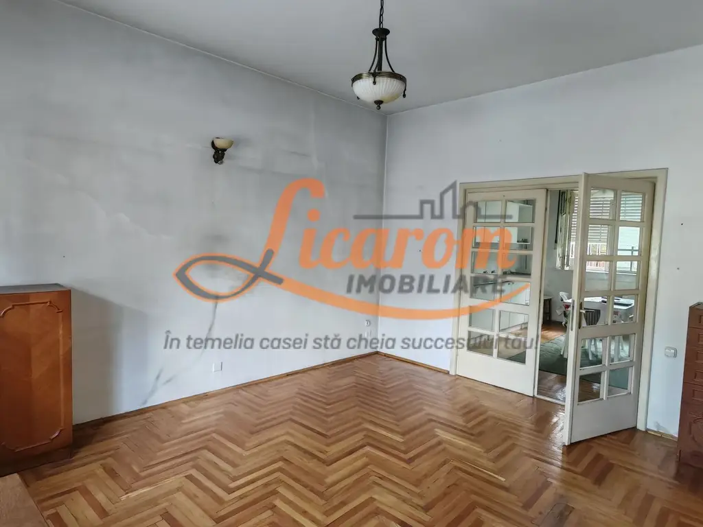 Casa PRETABILA DESTINATIE COMERCIALA,Brasovul Vechi,P+E, 3 cam